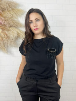 T-SHIRT CON PIUME