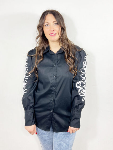 CAMICIA CON RICAMO